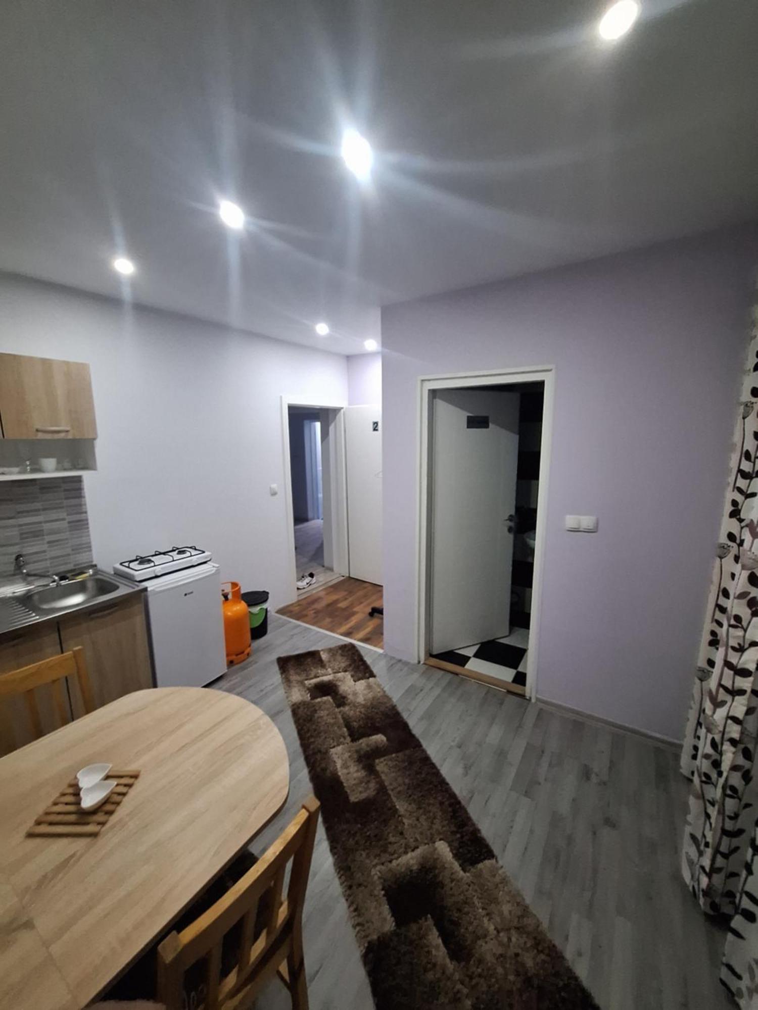 Apartmani Lana SJJ Buitenkant foto