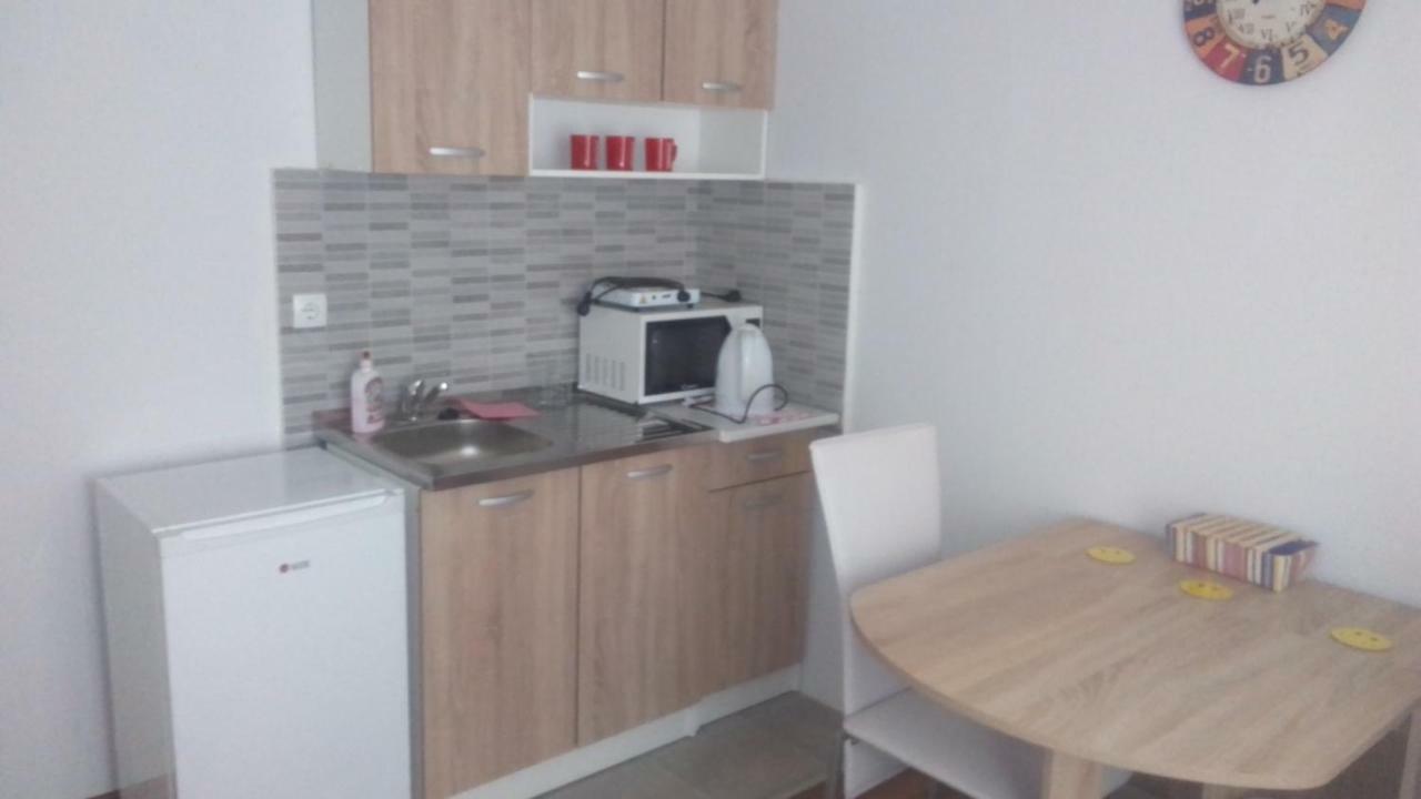 Apartmani Lana SJJ Buitenkant foto